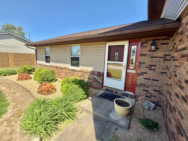 415 Kelly Drive, Brownstown, IN 47220