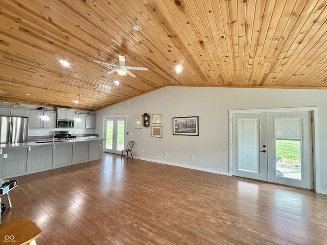 415 Kelly Drive, Brownstown, IN 47220