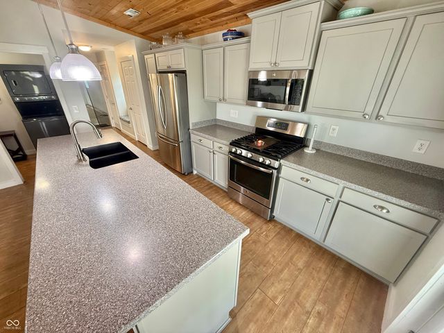415 Kelly Drive, Brownstown, IN 47220
