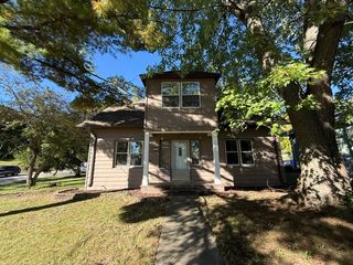 124 Hilltop Drive, Lake In The Hills, IL 60156