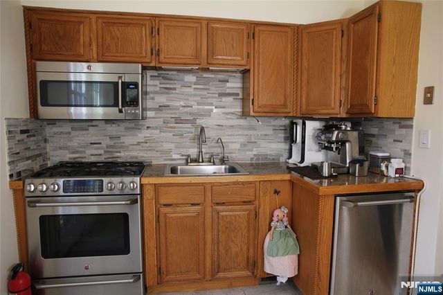 284 Hickory Avenue, Tenafly, NJ 07670