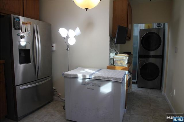 284 Hickory Avenue, Tenafly, NJ 07670