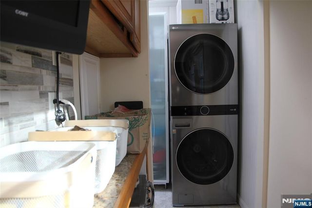 284 Hickory Avenue, Tenafly, NJ 07670