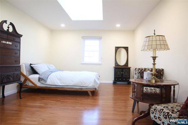 284 Hickory Avenue, Tenafly, NJ 07670