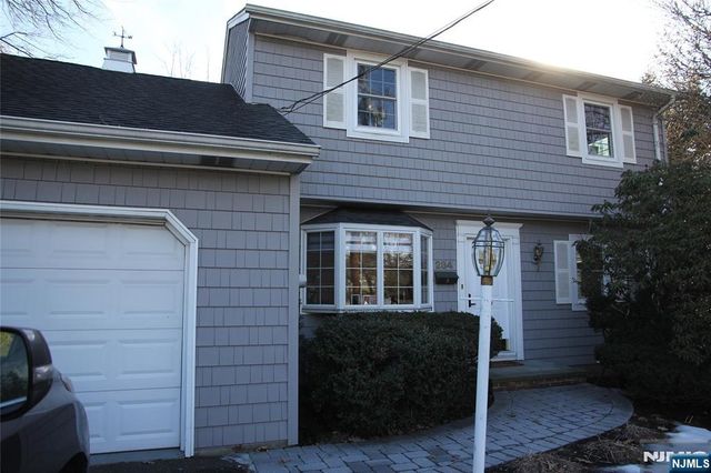 284 Hickory Avenue, Tenafly, NJ 07670