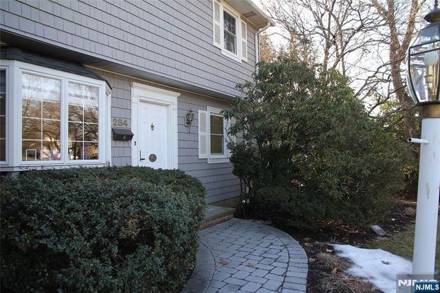 284 Hickory Avenue, Tenafly, NJ 07670