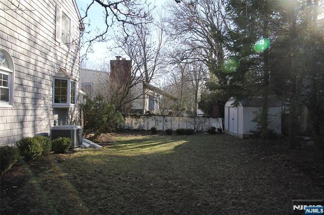 284 Hickory Avenue, Tenafly, NJ 07670
