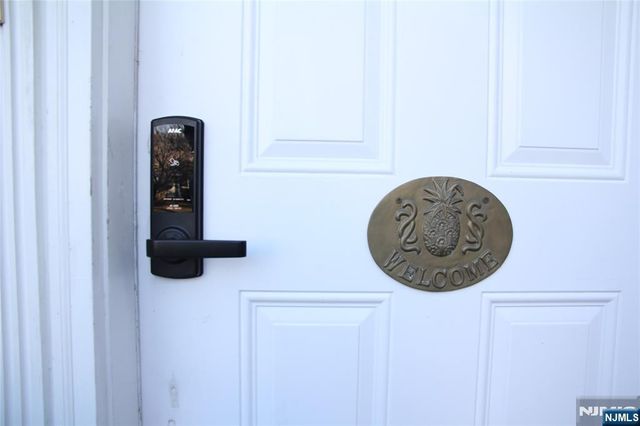 284 Hickory Avenue, Tenafly, NJ 07670