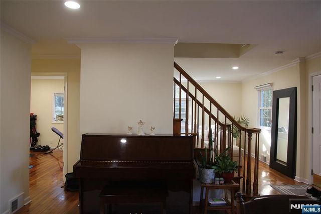 284 Hickory Avenue, Tenafly, NJ 07670