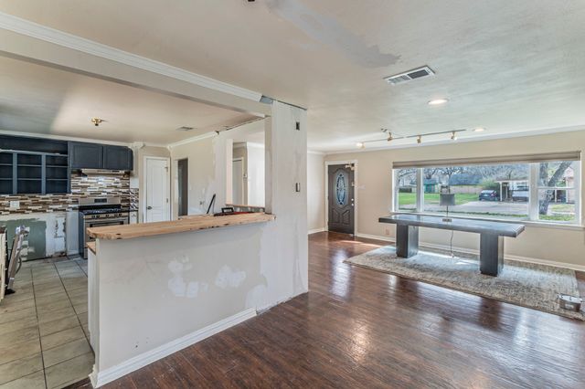 1603 W 4th Street, Irving, TX 75060