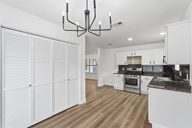 500 Quail Hollow Drive, Mesquite, TX 75150