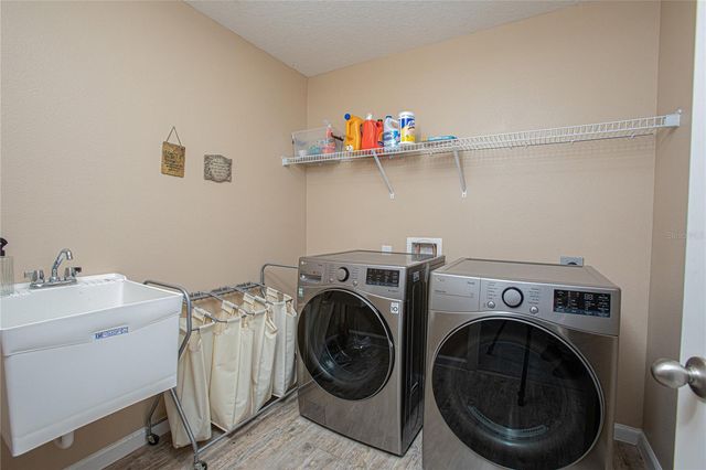 2427 LINER AVENUE, Apopka, FL 32703