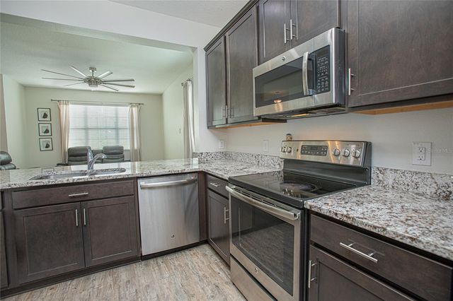 2427 LINER AVENUE, Apopka, FL 32703