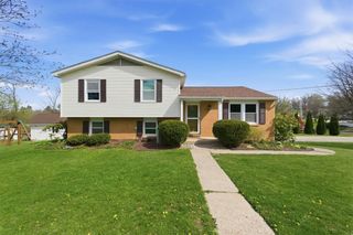 100 Tory Rd, Moon/crescent Twp, PA 15108