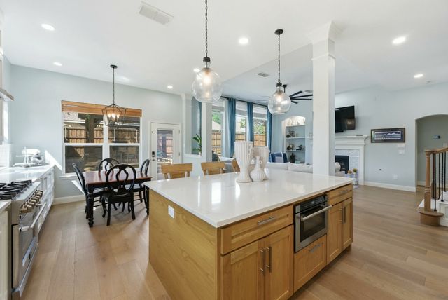 965 Fall Creek, Grapevine, TX 76051