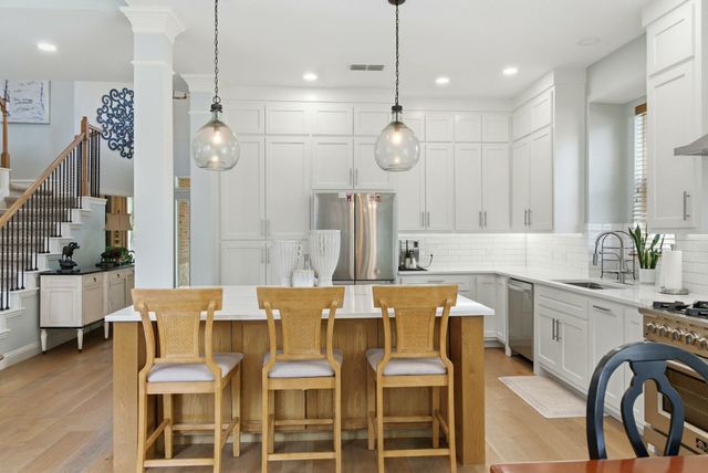 965 Fall Creek, Grapevine, TX 76051