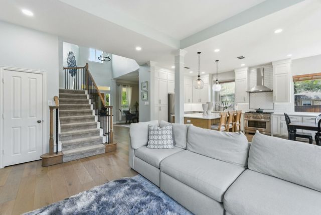 965 Fall Creek, Grapevine, TX 76051