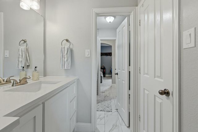 965 Fall Creek, Grapevine, TX 76051