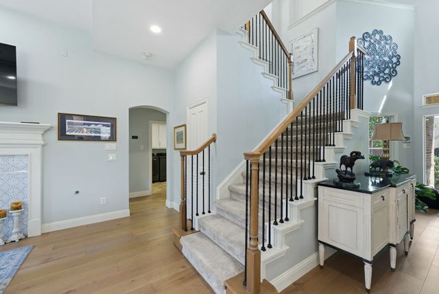 965 Fall Creek, Grapevine, TX 76051