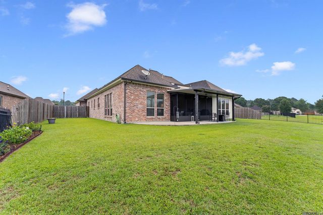 16072 Greenstone Ave, Pride, LA 70770