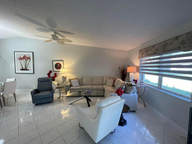 6071 Millington Way, Delray Beach, FL 33484