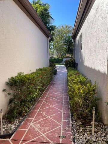 6071 Millington Way, Delray Beach, FL 33484