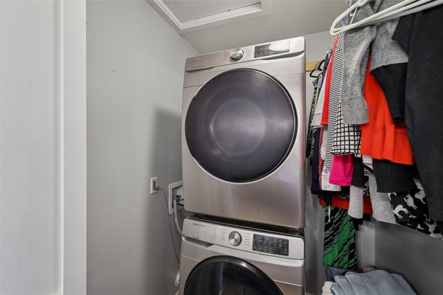 2648 82nd Street, Urbandale, IA 50322