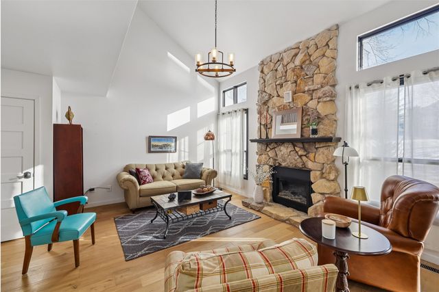 2648 82nd Street, Urbandale, IA 50322