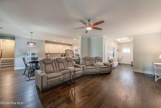 105 Nautical Wave Road, Hubert, NC 28539