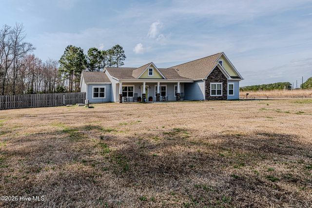 105 Nautical Wave Road, Hubert, NC 28539