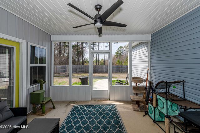 105 Nautical Wave Road, Hubert, NC 28539