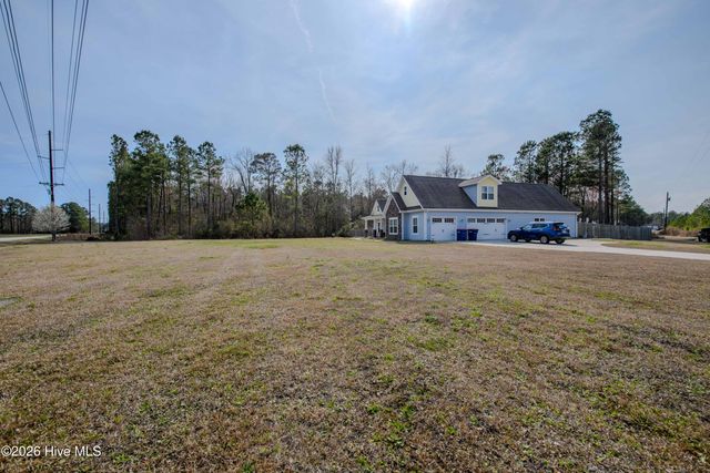 105 Nautical Wave Road, Hubert, NC 28539