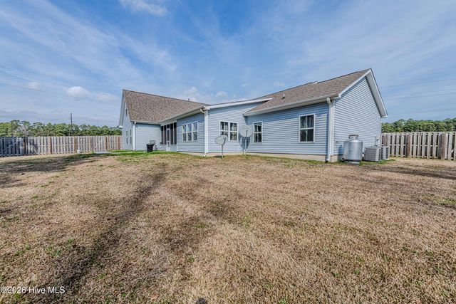 105 Nautical Wave Road, Hubert, NC 28539