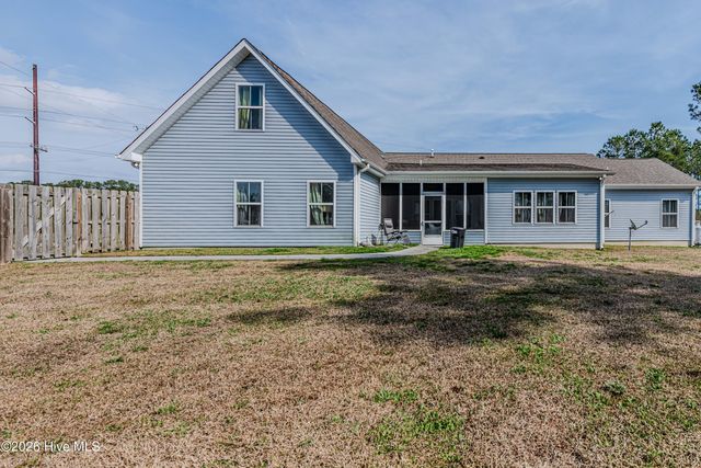 105 Nautical Wave Road, Hubert, NC 28539
