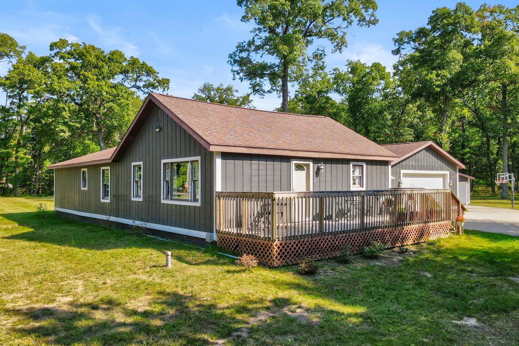 554 W Church Road, Lakewood Club Vllg, MI 49457