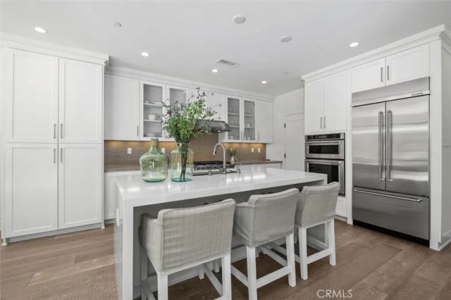 100 Della, Irvine, CA 92602