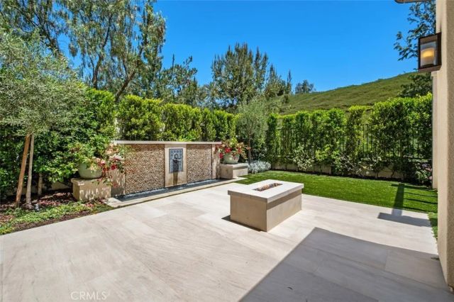100 Della, Irvine, CA 92602