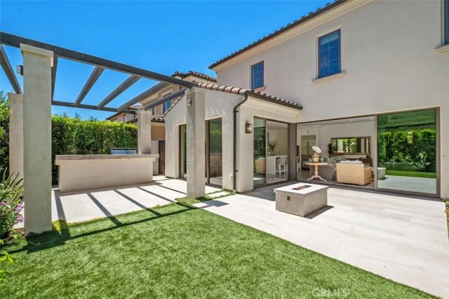 100 Della, Irvine, CA 92602