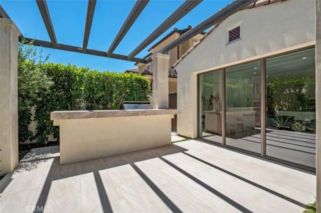 100 Della, Irvine, CA 92602