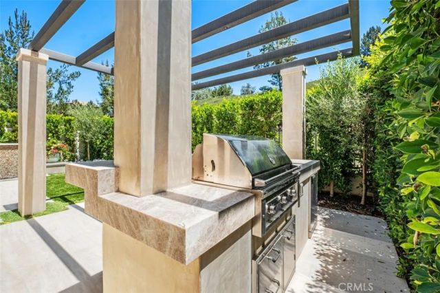 100 Della, Irvine, CA 92602