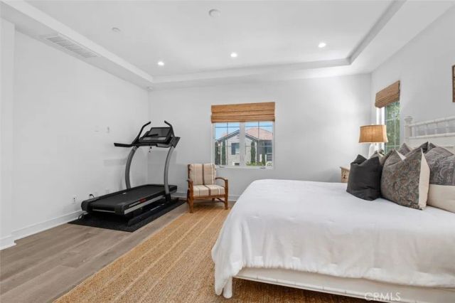 100 Della, Irvine, CA 92602
