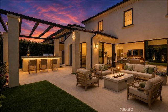 100 Della, Irvine, CA 92602
