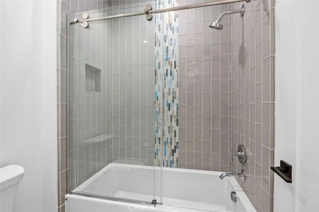 100 Della, Irvine, CA 92602