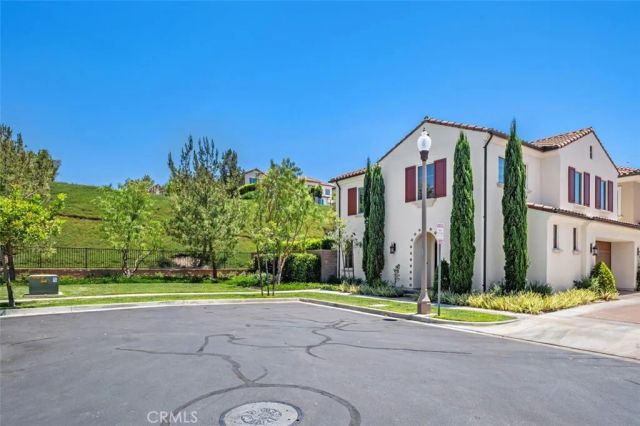 100 Della, Irvine, CA 92602