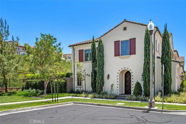 100 Della, Irvine, CA 92602