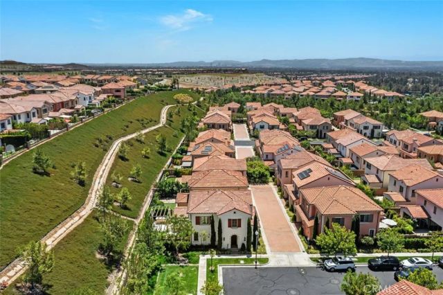 100 Della, Irvine, CA 92602