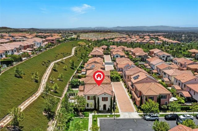 100 Della, Irvine, CA 92602