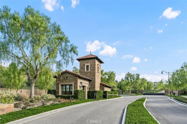 100 Della, Irvine, CA 92602
