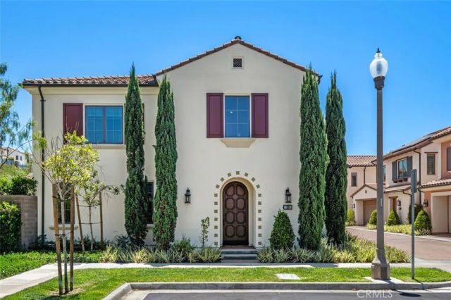 100 Della, Irvine, CA 92602