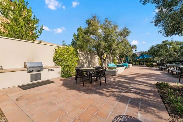 100 Della, Irvine, CA 92602